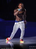 2011MTV佱 ˵-Τ(Lil Wayne)̨ݳƳµTha Ca...