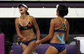 北京时间8月4日，2012年伦敦奥运会沙滩排球项目在皇家骑兵卫队阅兵场进行到女子组16强复赛，中国一...
