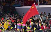 北京时间8月6日，2016里约奥运会开幕式，中国旗手雷声亮相。1984年出生的雷声，是中国击剑队男子...