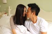2013年11月13日，杨幂在微信上晒出结婚对戒，疑似已结婚。知情人透露，两人确实已经领证，将于20...
