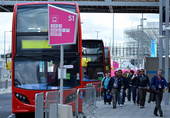 新华社照片，伦敦，2012年7月21日 
   （伦敦奥运会）主新闻中心迎客来 
    伦敦奥...