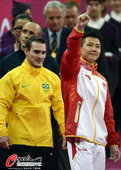 北京时间8月6日晚，2012年伦敦奥运会体操单项决赛继续进行。在男子吊环的比赛中，中国选手陈一冰遗憾...
