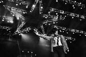   12月6日，张杰2014为爱逆战巡回演唱会的最后一站在深圳的“春茧”体育馆震撼开唱，张杰在被连续...