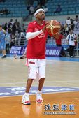 4��28�գ�����NBA��������ǶӺ�CBA�¿ƹھ������������㽭��Ϫչ����һ����������ǰ����������...