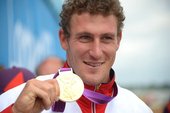 北京时间8月8日，2012年伦敦奥运会男子单人划艇1000米决赛，德国选手塞巴斯蒂安-布伦德尔获得金...