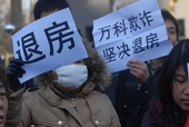 2011年12月24日，北京，几十名万科业主齐聚北京万科总部抗议其在房山区一楼盘虚假宣传，主要涉及教...