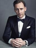 搜狐娱乐讯 近日，《GQ》杂志英国版五月号第二波写真释出，抖森Tom Hiddleston、小雀斑E...