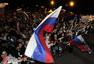 高清图：俄罗斯球迷国内观战 美女球迷惊呆了！