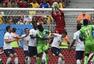 高清图：世界杯法国淘汰尼日利亚 全队庆祝进球
