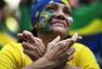 高清图：两小时后的惊心动魄 巴西球迷哭着庆祝