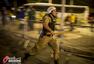 高清图：巴西被德国虐爆骚乱 球迷烧国旗烧大巴
