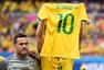 9日十佳图：巴西球迷不忍看惨案 路易斯流热泪