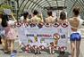 上海12女组“反世界杯联盟”抗议男人看球