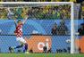 进球回放：马塞洛摆乌龙 巴西世界杯第一粒进球