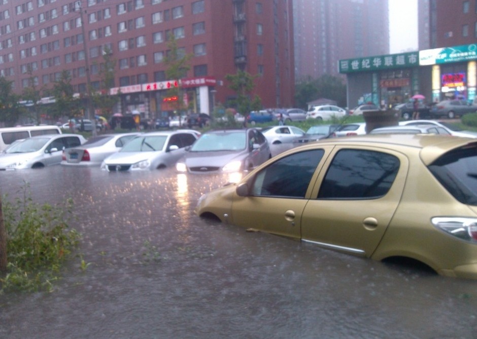 北京暴雨高清图