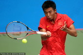 2010年11月21日，广州，2010年广州亚运会网球男单1/4决赛，张择0-2德瓦尔曼。