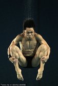 2010年11月26日，广州，2010年广州亚运会跳水男子10米台决赛。