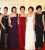 日前，上海国际电影节的开幕式红毯一直是所有媒体集中关注的内容，红毯更是各女明星争奇斗艳的战场，而同为...