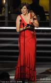 2009年9月21日讯，第61届电视艾美奖颁奖礼当地时间9月20日举行，颁奖现场。《小杜丽》获迷你剧...