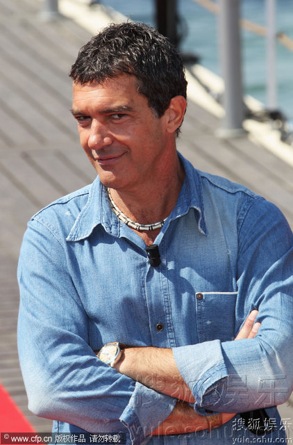 -˹(antonio banderas)-Ү(salma