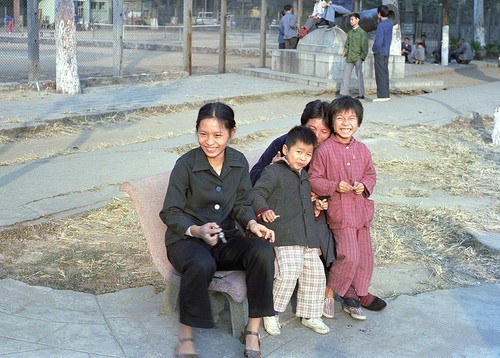 中国人在外国的人口_几大帅与美国人的合影-1944,历史差点改变