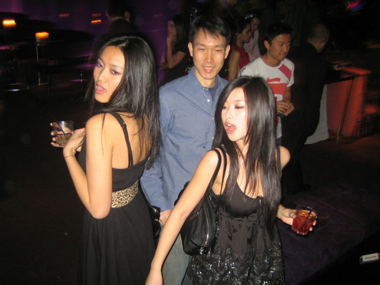 女主播朱珠内衣派对性感艳照图片